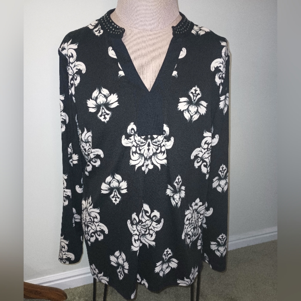 Jules & Leopold V-neck Blouse